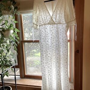 Tularosa Ivory lace midi dress size Medium